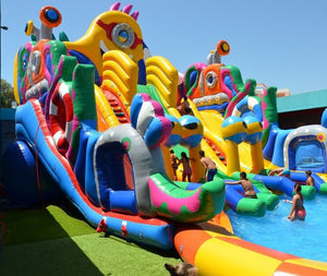 Vente château gonflable géant aquatique les Minions
