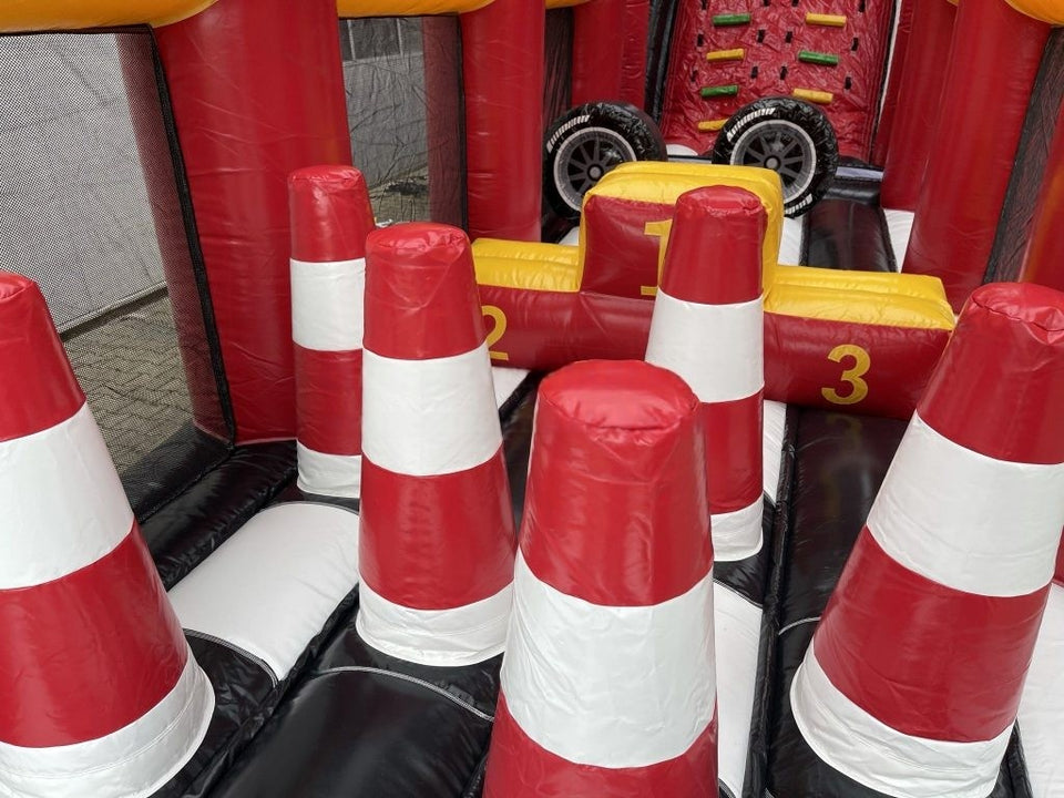 Vente château gonflable parcours d'obstacles circuit voiture