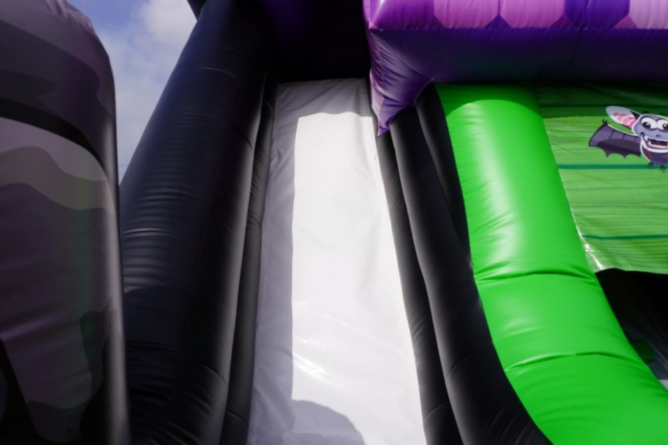 Vente Château gonflable toboggan " halloween"